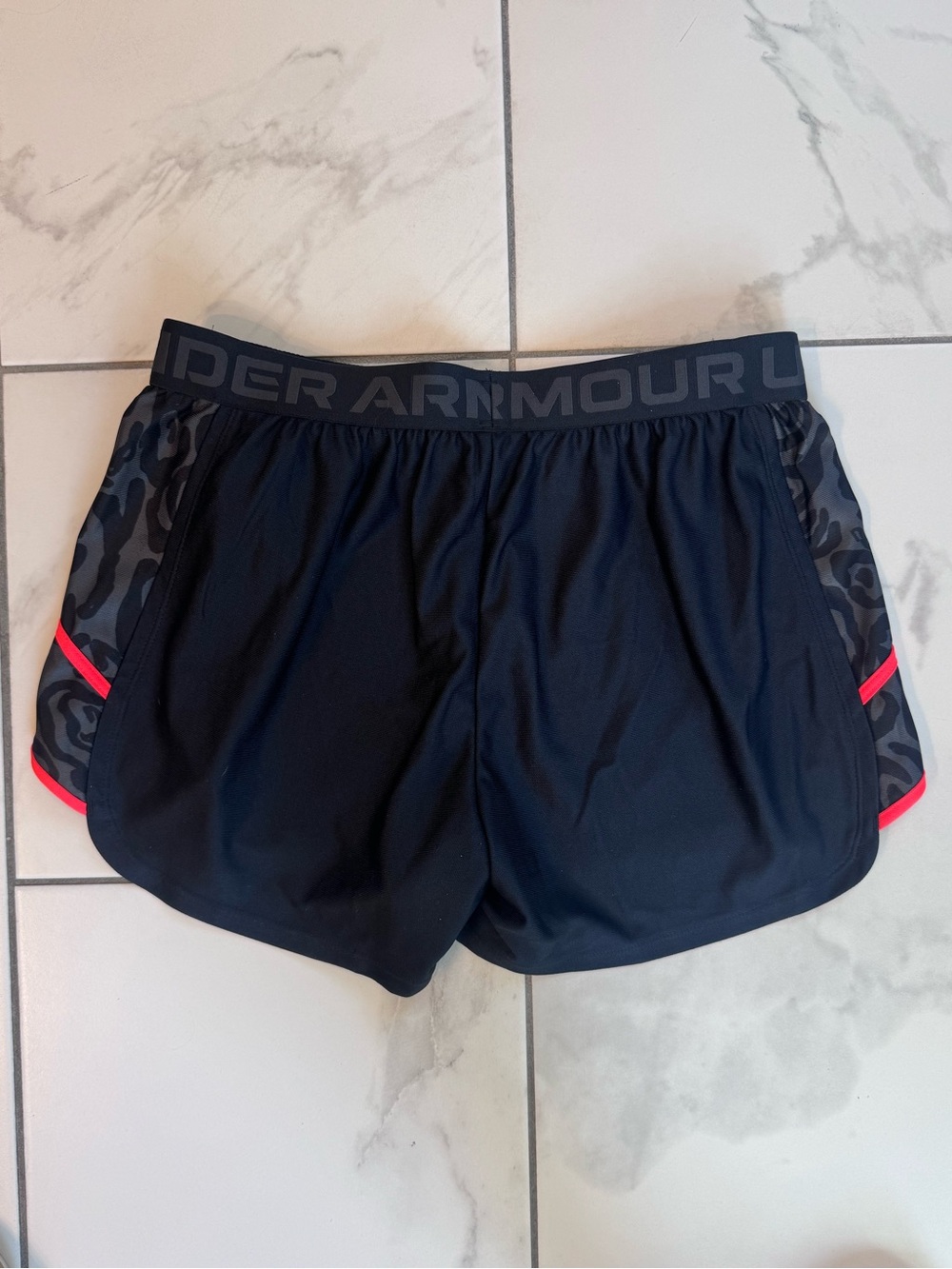 NWT Women’s Under Armour Athletic Shorts - Picture 5 of 6